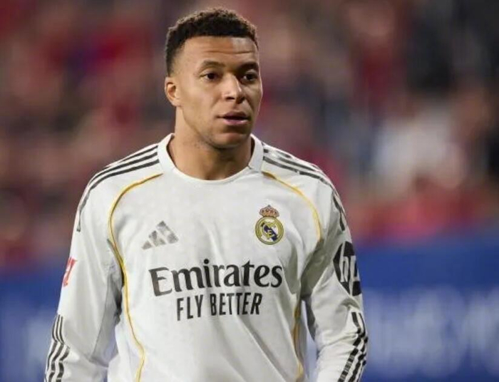 皇马官方确认姆巴佩左膝扭伤将保守治疗|基利安·姆巴佩|医疗服务|皇马医疗服务团队|法国|皇家马德里_新浪体育_新浪新闻