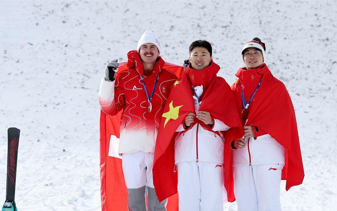 九游娱乐官网入口-金牌夫妇！王心迪132.6分夺冠，携手徐梦桃创神迹，激动跪地庆祝