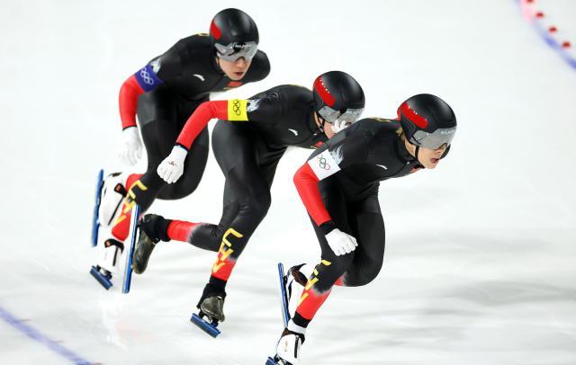 九游娱乐官网入口-创造历史 中国队晋级速度滑冰男子团体追逐半决赛